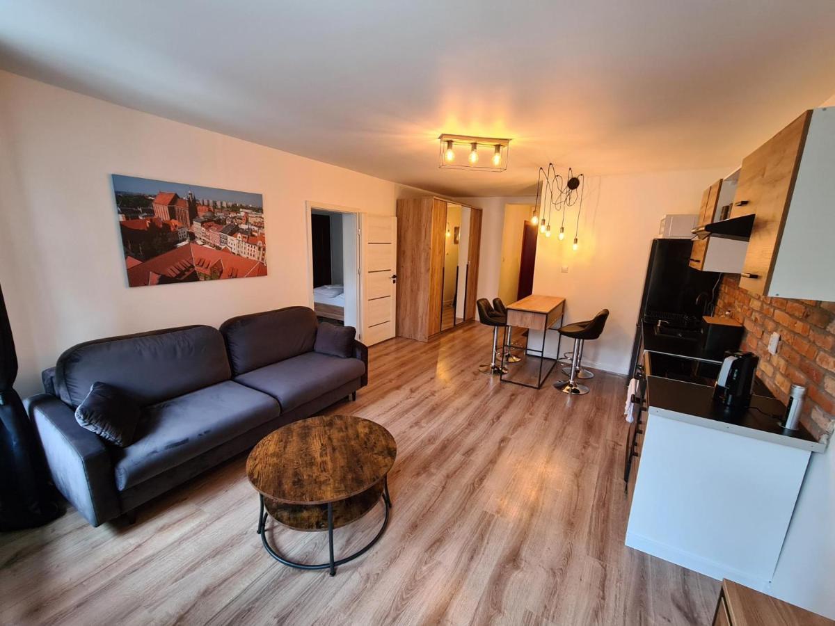 Main Square Apartment *