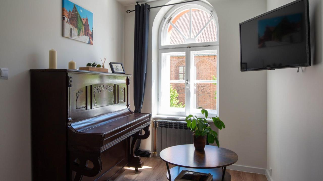 Main Square Apartment